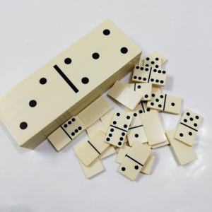 Boîte de rangement classique pour dominos avec couvercle coulissant, jeu de dominos de style vintage avec tuiles finition ivoire pour une soirée de jeu élégante - Product Image 2