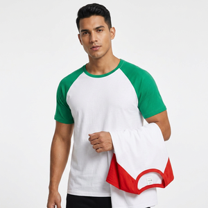T-shirt à manches raglan pour homme, blanc avec bordure contrastée verte et rouge, coupe classique, col rond, décontracté, couleur unie, jersey tricoté, 100% coton - Product Image 4