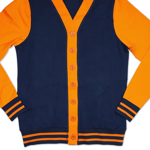 เสื้อคาร์ดิแกนคอวีแบบสั่งทำสำหรับผู้หญิง ลายปักกรีกคลาสสิก ดีไซน์สำหรับชมรมนักศึกษา ฤดูใบไม้ผลิ ฤดูใบไม้ร่วง ฤดูหนาว ผ้าขนสัตว์/อะคริลิก สวมใส่สบาย - Product Image 6