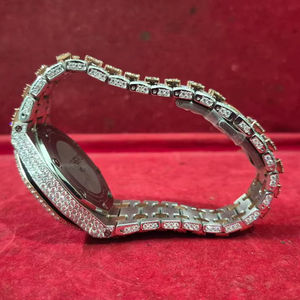 Reloj de Lujo para Hombre con Cuarzo Moissanite, Bisel de Aleación Dorada, Correa de Cuero, Cristal de Zafiro, Movimiento ETA de 41MM, Cronógrafo - Product Image 1