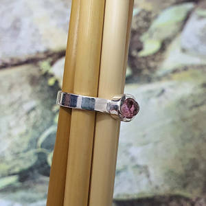 Anillo Plano de Plata de Ley 925 Hecho a Mano con Cristales de Moissanita Rosa Ovalados Originales en Engaste de Bisel de 8x6 mm, Joyería Clásica Unisex para Bodas - Product Image 2