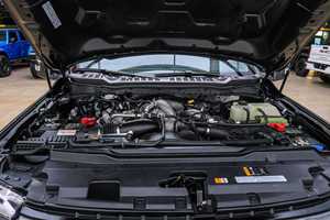 Prêt à être expédié – Ford F-350 Super Duty Lariat 2025, toutes options, titre propre, occasion - Product Image 6