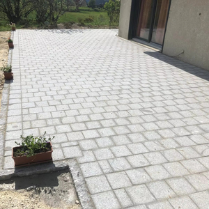 Revêtement mural extérieur en pierre naturelle, granit blanc gris Thanh Hoa Vietnam, durable, rustique, imperméable, antidérapant, écologique - Product Image 1