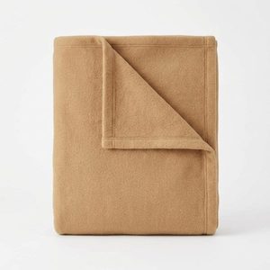 Wholesale Bulk Plain Dyed Polar Fleece Blanket Warm Winter Fuzzy <b>Throw</b> Blanket for Airline Travel - Product Image 1
