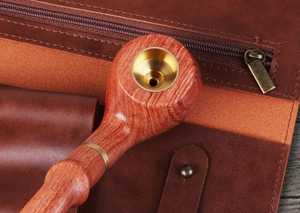Pipe à fumer en bois, type courbé, pipe à tabac traditionnelle, finition laquée, bois rouge, écologique, durable, pour les voyages - Product Image 3