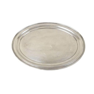 Plat de service moderne en acier, conçu pour présenter les repas avec élégance, doté d'une structure robuste et d'une praticité quotidienne - Product Image 5