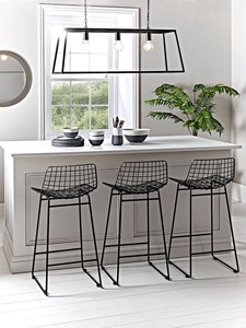 Taburete de Bar Moderno de Madera con Estructura de Metal Negro, Diseño Industrial, Altura de Mostrador, Silla No Plegable para Hogar, Bar, Cocina o Isla - Product Image 3