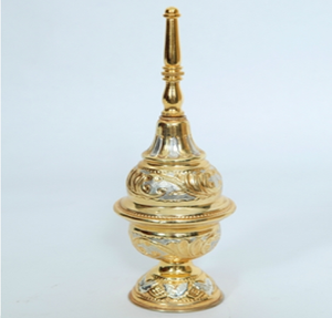 Aspersor plateado de detalles intrincados con base de cuentas caladas y boquilla de corona acampanada para rituales de iglesias y templos - Product Image 2