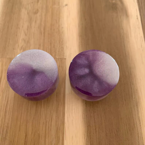 Boutons de porte ronds en résine au design côtier élégant avec finition brillante, couleurs vibrantes, écologiques, faits à la main pour les portes de placards modernes - Product Image 1