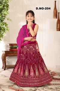 AARIKA TEXTILE Lehenga Premium en Velours Lourd pour Filles, Prêt-à-porter, avec Blouse Brodée et Dupatta en Voile Doux, Ornées de Zari et de Paillettes - Product Image 4