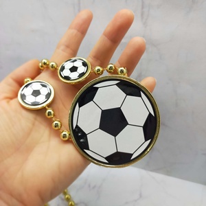 Collar de cuentas de fútbol americano - Diseño de Touchdown estilo Score - Colgante dorado vibrante para días de partido y fiestas - ¡Anima a tu equipo favorito! - Product Image 6
