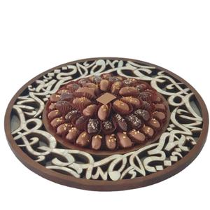 Plateau à chocolat en bois de forme carrée fabriqué à la main adapté aux fêtes, aux mariages ou aux occasions spéciales présentant des chocolats - Product Image 2
