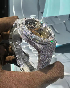 Montre analogique à quartz unisexe en acier inoxydable carré, style antique, avec cadran squelette et verre, ornée de diamants Moissanite VVS – Modèle exclusif et très vendu - Product Image 2