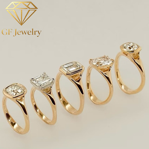 Bague solitaire en or jaune 18 carats sertie de diamants de laboratoire taille émeraude coussin et taille ancienne mine, bijoux fins personnalisés pour fiançailles - Product Image 1