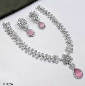 Colección Elegante, Juego de Collar, Pendientes y Anillo de Plata Plateada Certificada con Perlas y Circonitas, Joyería de Boda para Mujer, Estilo Étnico - Product Image 1