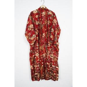 Robe kimono en soie vintage, douce et confortable, faite à la main, robe kimono en soie patchwork vintage, longue robe de chambre, paréo de plage - Product Image 6