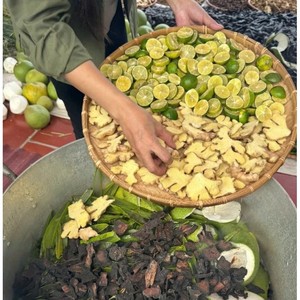 SHAMPOOING AU GINGEMBRE FRAÎCHE 1L VIETNAM |   Avec de vrais morceaux de gingembre pour le soin du cuir chevelu et des cheveux - Product Image 3