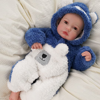 Poupées Reborn Garçon Babeside Carina 20 Pouces, Bébé Réaliste en Vinyle et Tissu, Tenue Ours Bleu en Peluche, Fournisseur en Gros