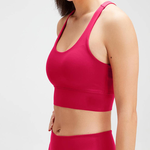 Une usine OEM produit ce ensemble de yoga 2 pièces pour femmes avec logo personnalisé pour les acheteurs internationaux de vêtements haut de gamme. - Product Image 3