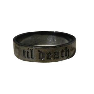 Anillo de Plata con Esmalte Dorado 'Hasta la Muerte', Anillo de Promesa para Aniversario de Bodas, Engaste Invisible, Clásico, Apilable, Gran Venta - Product Image 1