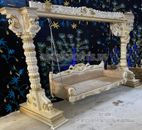 Jhula indienne traditionnelle en bois de teck sculpté à la main, design professionnel, pour décoration intérieure, à poser au sol, fabriquée aux États-Unis