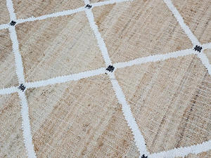 Handloom Rustic Jute Tapis Réversible Kilim Design avec Motif Géométrique Vintage Tapis de Prière Durable Inde-Vente en Gros - Product Image 4