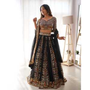 Lehenga Choli de Fiesta con Bordado de Hilo y Lentejuelas - Product Image 1