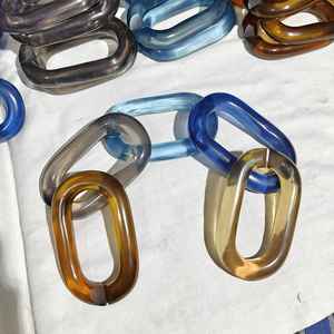 Maillons de chaîne surdimensionnés en résine avec motif d'art populaire mettant en valeur la variété des couleurs pour la décoration intérieure - Product Image 6