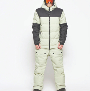 Combinaison de ski d'hiver personnalisée pour femme, idéale pour le ski, le snowboard et la motoneige - Product Image 1