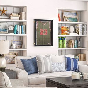 Cornice Espositiva per Maglie Sportive 24 X 32, Design Classico e Moderno, Resistente ai Raggi UV, Scatola Nera Quadrata con 2 Chiavi e Gancio - Product Image 4