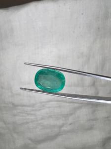 Émeraude naturelle zambienne de 5,97 carats, taille poire, vert profond intense, pierre précieuse de luxe, Jai Narayan Gems, pour collectionneurs de haute joaillerie - Product Image 2
