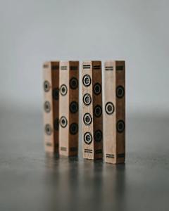 Dados de Madera al por Mayor, Dados Poliédricos Profesionales de Madera para Juegos de Rol de Mesa como Dungeons and Dragons, Dados Personalizados a Precio de Fábrica - Product Image 1