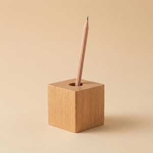 Portalápices de Madera de Diseño Personalizado para Almacenamiento de Artículos de Papelería y Suministros de Oficina - Product Image 1
