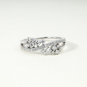 แหวนแต่งงานเพชรทรงกลม 1 กะรัต เพชรเลี้ยงในห้องปฏิบัติการ ทองคำแท้ 10K 14K 18K รับรองโดย IGI ดีไซน์เรียบหรูแบบมินิมอล - Product Image 1