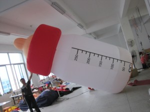 Biberón inflable para bebés para eventos publicitarios de venta de productos - Product Image 1