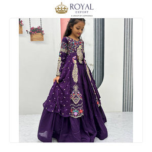 Colección de Ropa Tradicional India: Lehenga Choli de Seda Chinnon Ligera y de Alta Calidad, Nuevo Diseño de Choli para Niños en Venta - Product Image 6