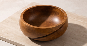Tazón para Servir de Madera de Mango con Acabado en Nogal, Resistente, con Centro Redondeado y Ranura Diagonal Esculpida - Product Image 2