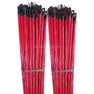 Mango de Madera de Eucalipto Premium para Trapeadores, Escobas y Herramientas (Madera de Eucalipto de 1.2 m) Palos de Trapeador de PVC con Rayas Rojas, Venta al por Mayor en Vietnam - Product Image 1