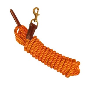 Cuerda de nailon para caballo, color naranja, trenzada, con mango de cuero y gancho metálico. - Product Image 1