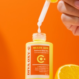 DIVA OXY-C MULTY-AOX RADIANCE GLOW 30ml Sérum anti-âge à la vitamine E pour le visage et le cou en flacon avec emballage boîte - Product Image 1