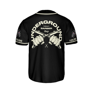 Maillot de barbier personnalisé avec logo, nom personnalisé et design de salon de coiffure, couleur noir et crème, matière polyester - Product Image 2