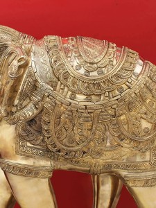 Elefante de Latón de 25 Pulgadas, Bellamente Hecho a Mano, con Detalles Intrincados Grabados, Elegante Estilo Art Deco Antiguo, Entrega Rápida - Product Image 5