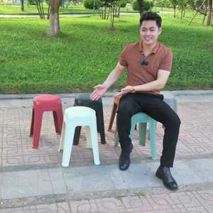 Taburete de Plástico Acolchado Redondeado de Color Negro - La Silla de Jardín Cómoda, Compacta y Elegante - Product Image 4