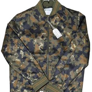 Veste polaire en polyester de haute qualité en plumes de canard pour hommes Manteau d'hiver à capuche avec logo à l'avant Veste de rembourrage en gros ODM - Product Image 3