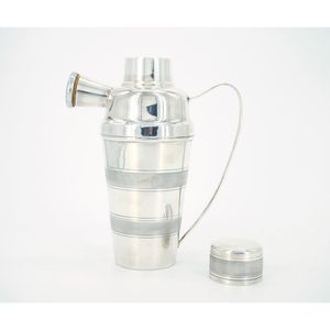 Elegante Coctelera de Acero Inoxidable para Amantes de los Cócteles, Perfecta para Mezclar Bebidas Refrescantes en Bares - Product Image 1