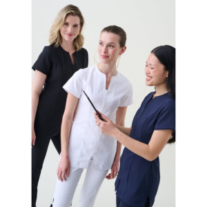 Uniforme de peluquería cómodo para mujer, tela de poliéster, túnica elegante para salón de belleza, camisa con logotipo personalizado, túnica médica - Product Image 3