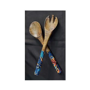 Ensemble de service à salade en bois personnalisé et écologique, cuillère et fourchette avec poignées à motif géométrique bleu, passe au lave-vaisselle - Product Image 3