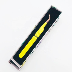 Pince à épiler pour extensions de cils en acier inoxydable, couleur jaune, durable, légère et écologique - Product Image 3