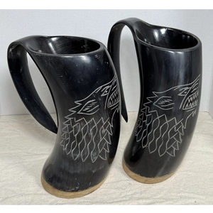 Taza de Cuerno Natural Pulido Hecha a Mano, Moderna y Ecológica, Tallada, con Asa, para Fiestas y el Hogar - Product Image 1