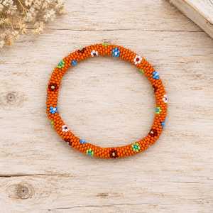 Pulsera Boho Multicolor Naranja con Cuentas de Semillas Florales y Margaritas, No Elástica, con Cuentas de Vidrio de Arroz de Nepal, Pulseras Bohemias - Product Image 1